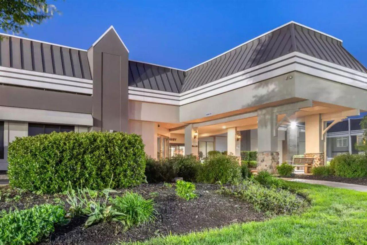 Clarion Hotel&Conference Center Harrisburg West New Cumberland Buitenkant foto
