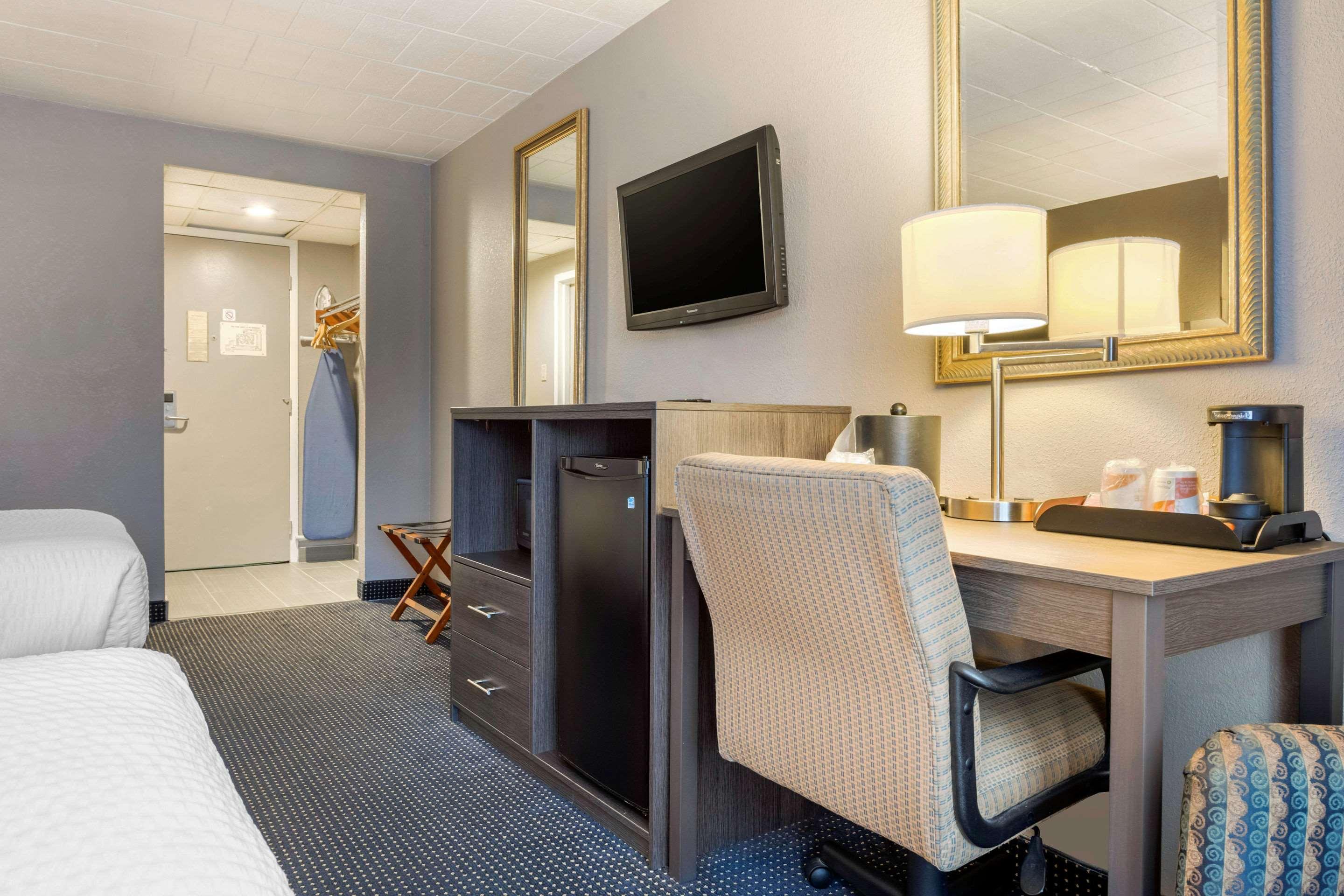 Clarion Hotel&Conference Center Harrisburg West New Cumberland Buitenkant foto
