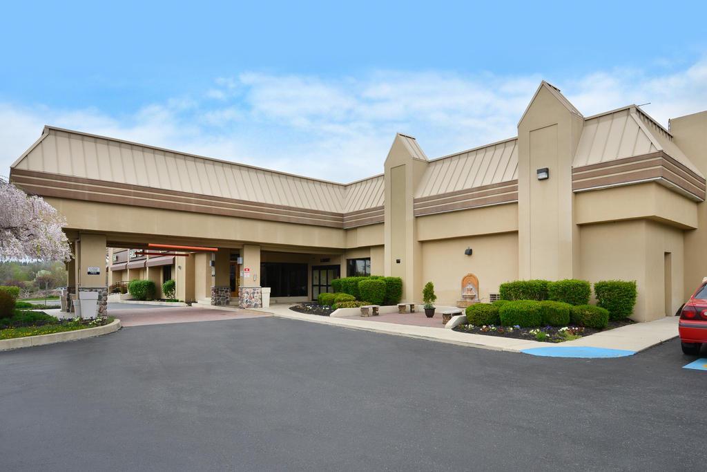 Clarion Hotel&Conference Center Harrisburg West New Cumberland Buitenkant foto