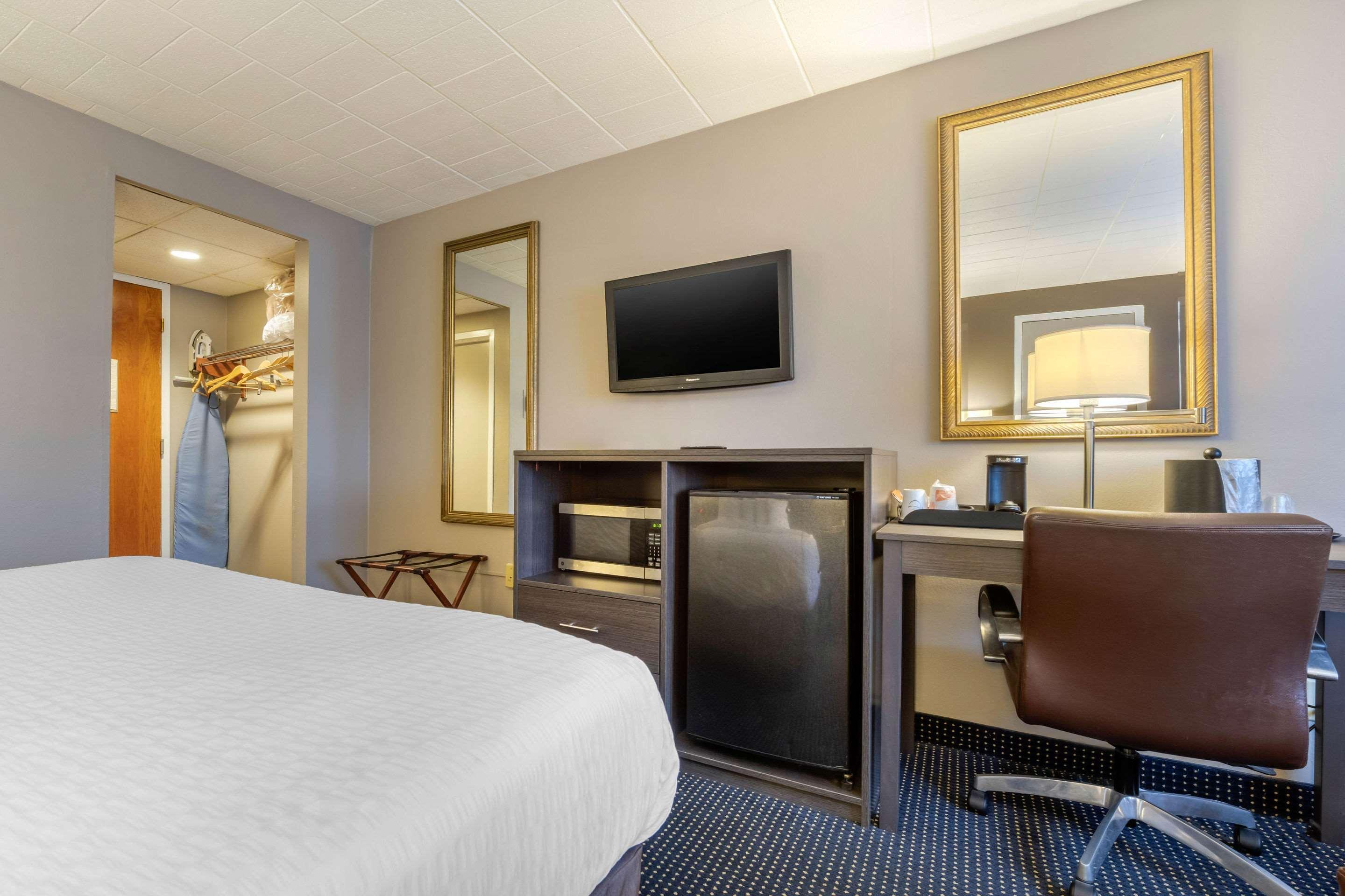 Clarion Hotel&Conference Center Harrisburg West New Cumberland Buitenkant foto