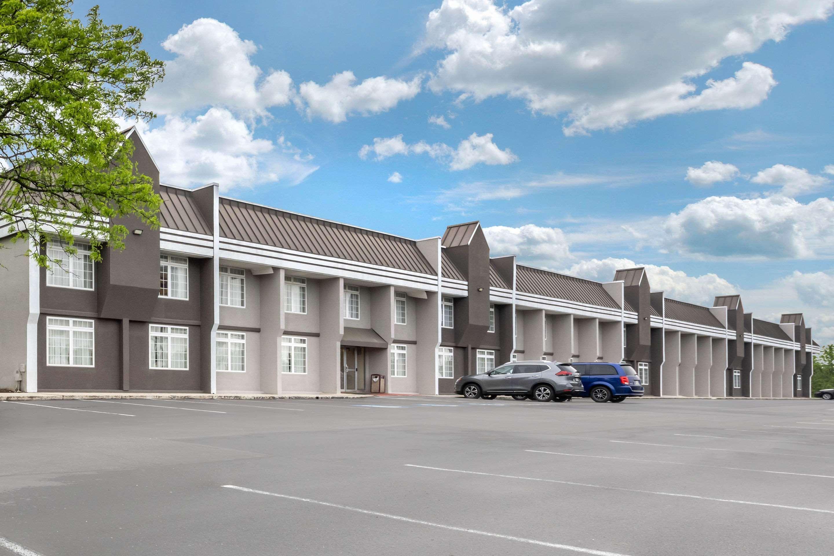 Clarion Hotel&Conference Center Harrisburg West New Cumberland Buitenkant foto