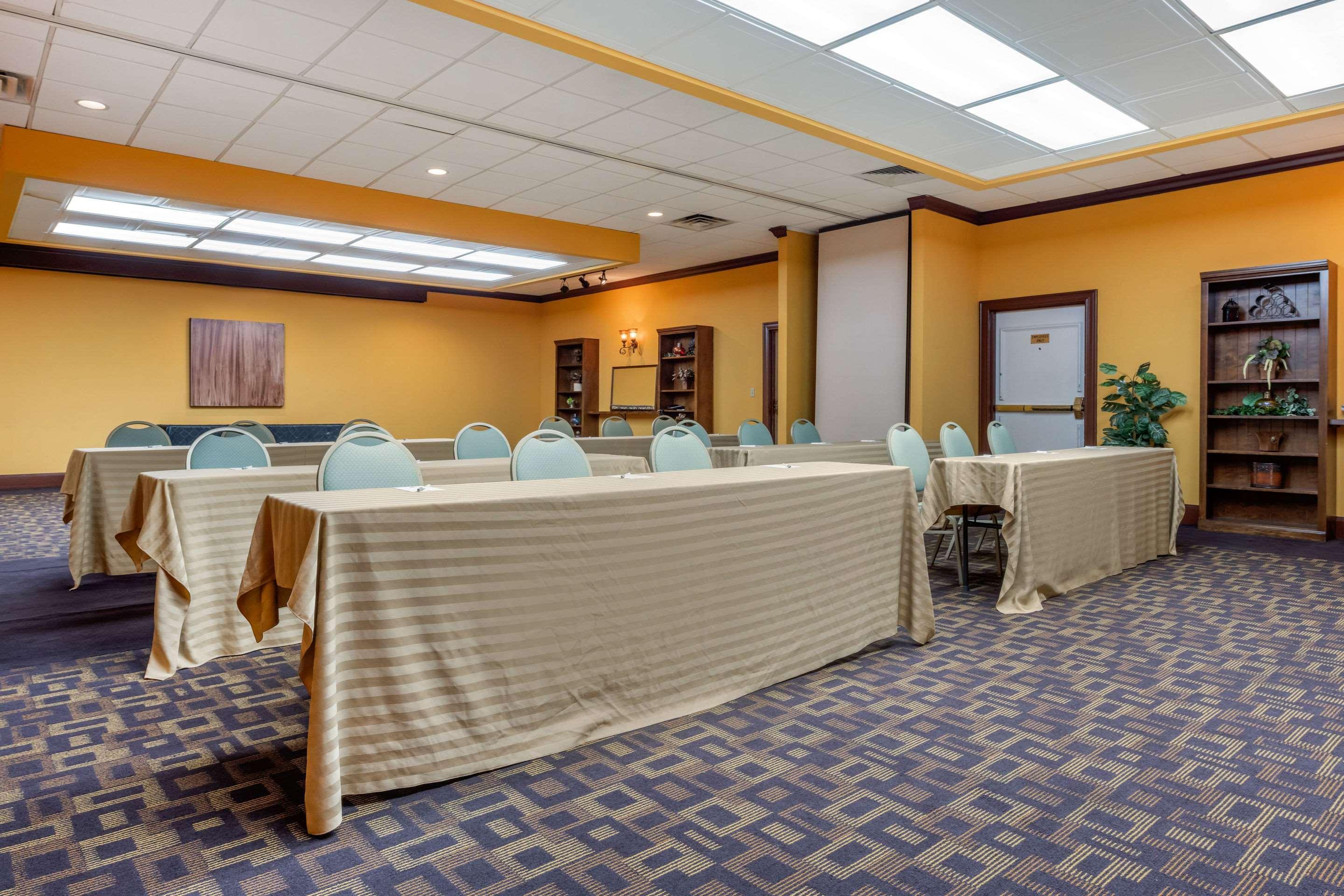 Clarion Hotel&Conference Center Harrisburg West New Cumberland Buitenkant foto