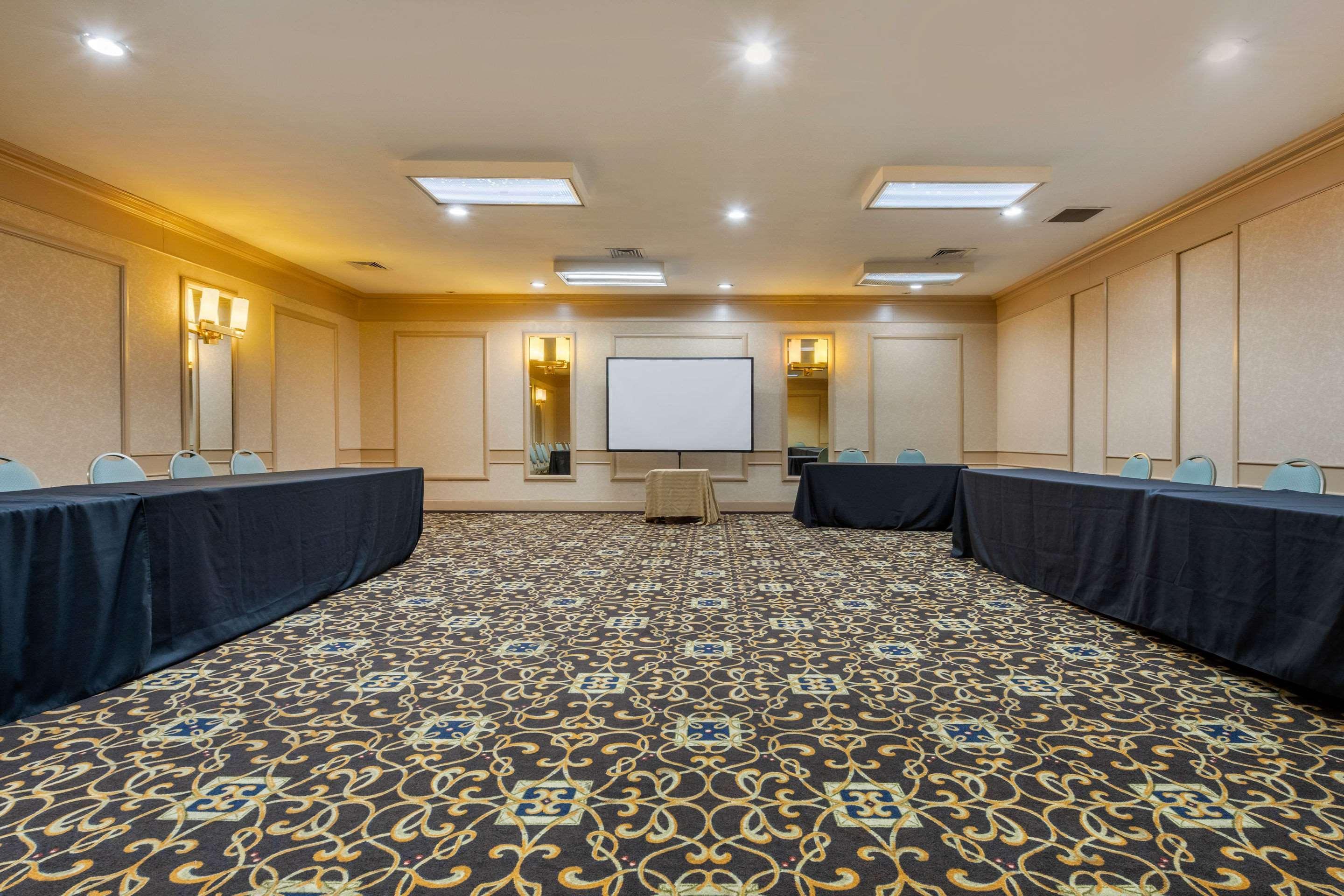 Clarion Hotel&Conference Center Harrisburg West New Cumberland Buitenkant foto