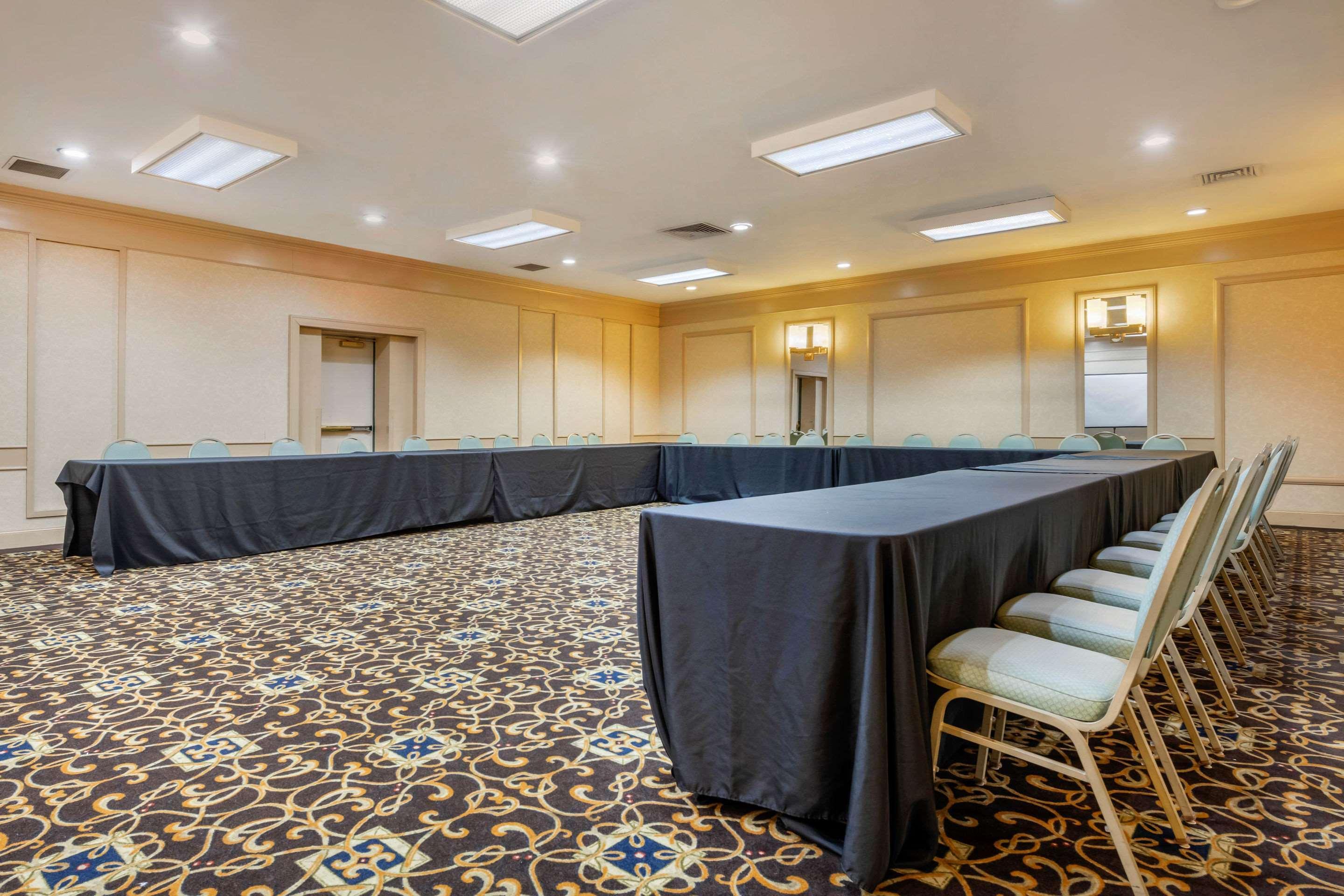 Clarion Hotel&Conference Center Harrisburg West New Cumberland Buitenkant foto
